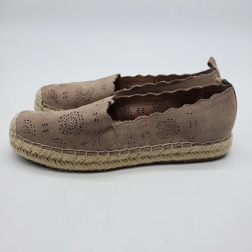 𝅺CROWN Vintage Clover women US 10 tan taupe laser cut leather upper espadrilles